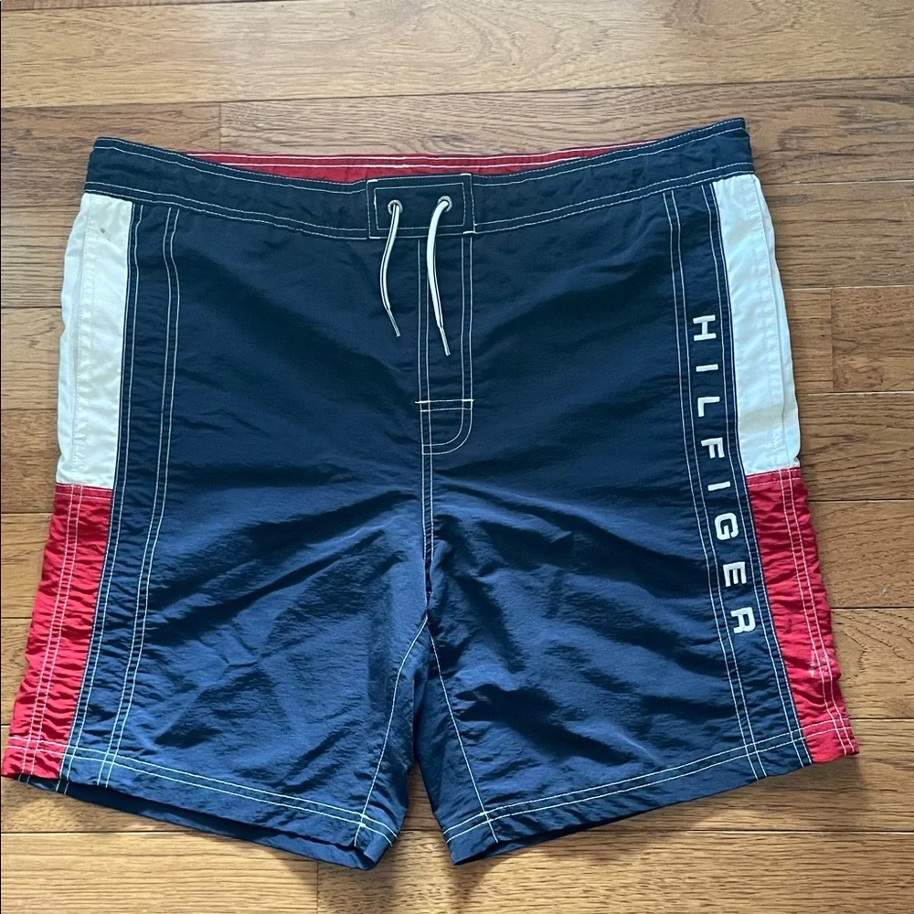 TOMMY HILFIGER RED WHITE BLUE SWIMMING SHORTS SIZE SMALL